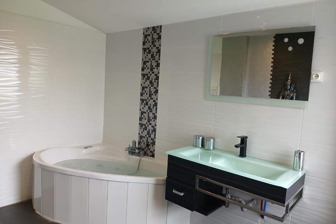 Photo of Bathroom in Aiglemont