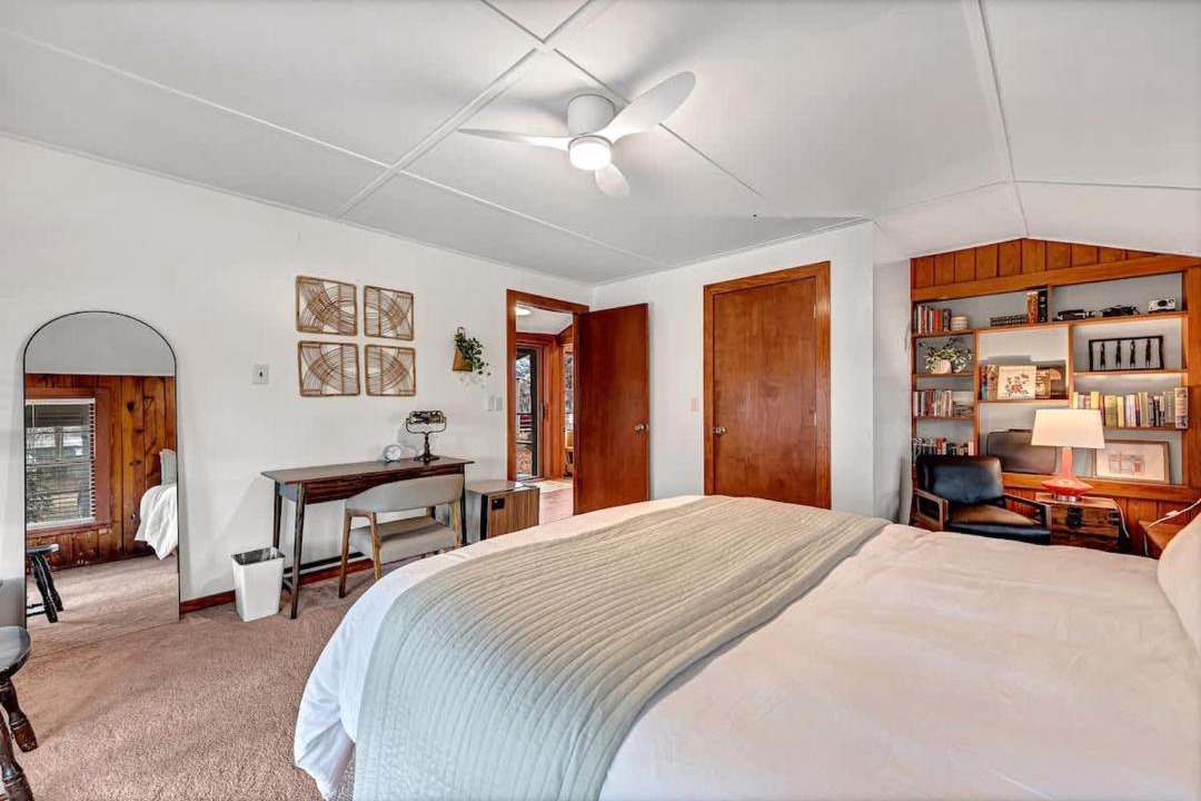 Photo of Bedroom in Siloam Springs