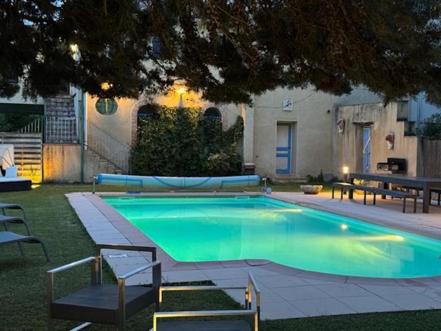 Photo of Others in Issel