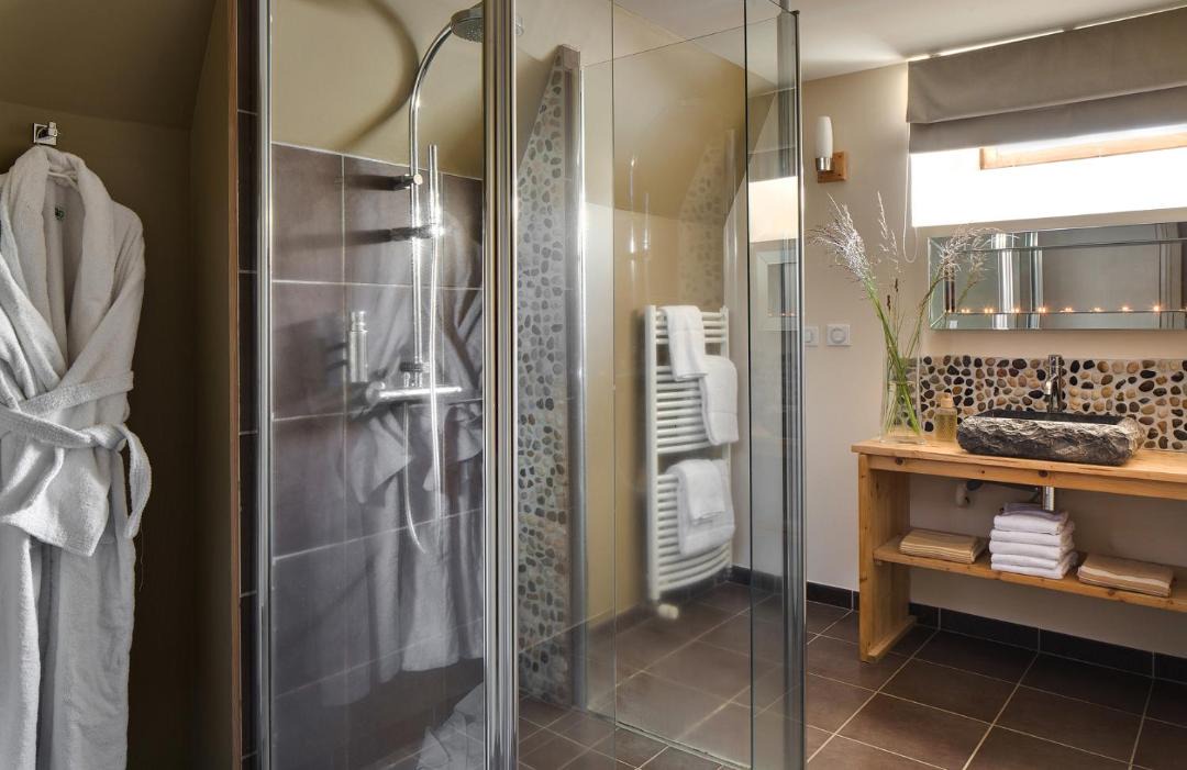 Photo of Bathroom in Neussargues en Pinatelle