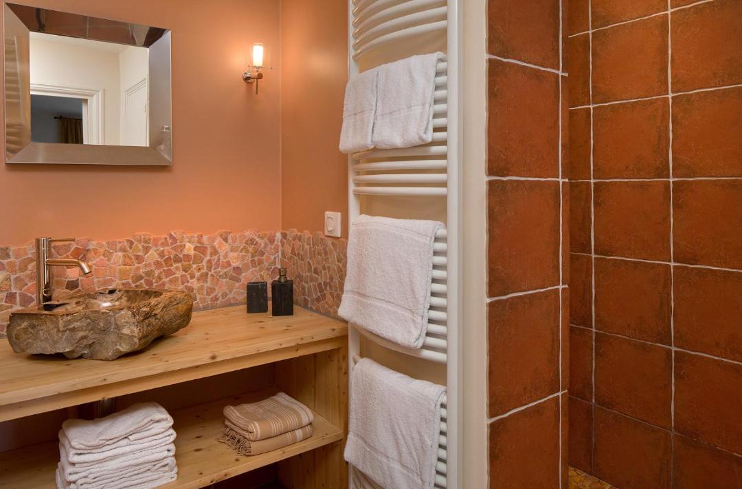 Photo of Bathroom in Neussargues en Pinatelle