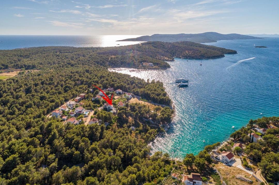 Photo of Others in Cove Makarac (Milna)
