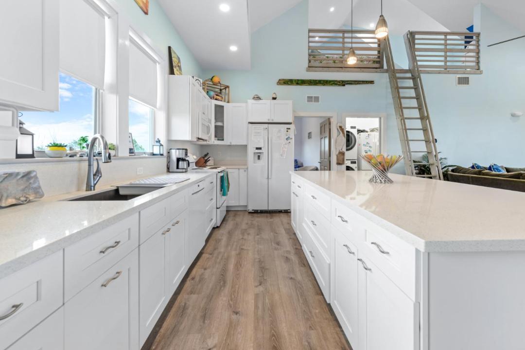 Photo of Kitchen in Coupon Bight Aquatic Preserve