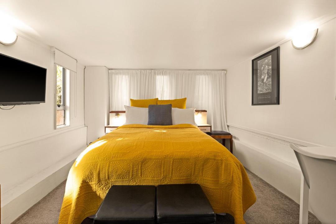 Photo of Bedroom in Bluff Hill