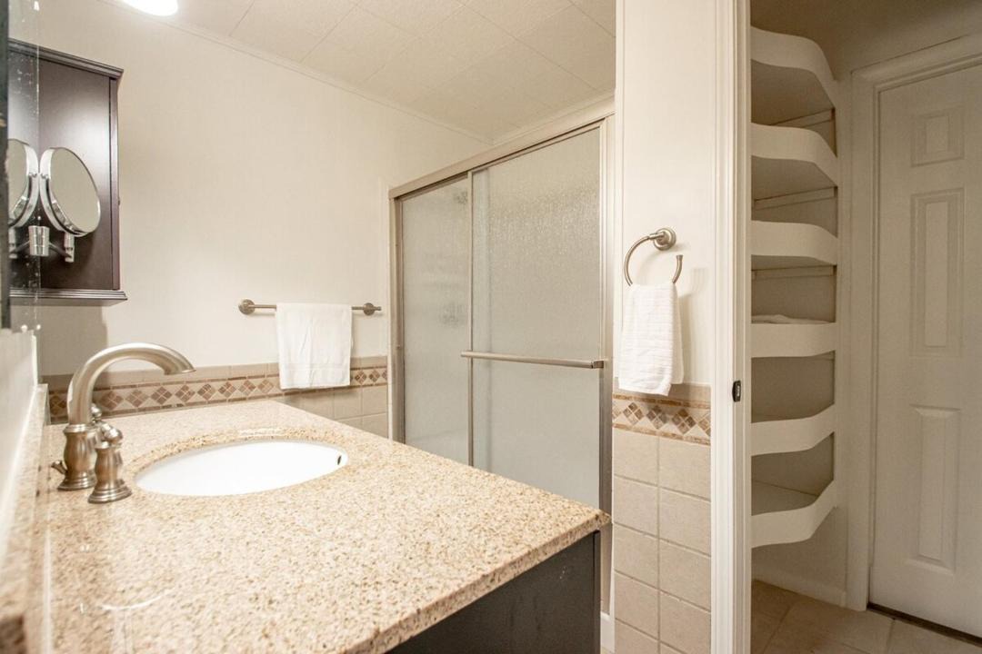 Photo of Bathroom in Rockwell
