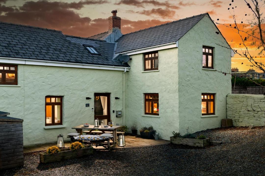 Photo of Others in Neyland