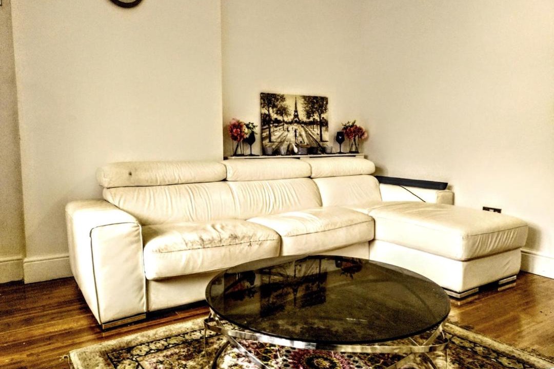 Photo of Livingroom in Canons