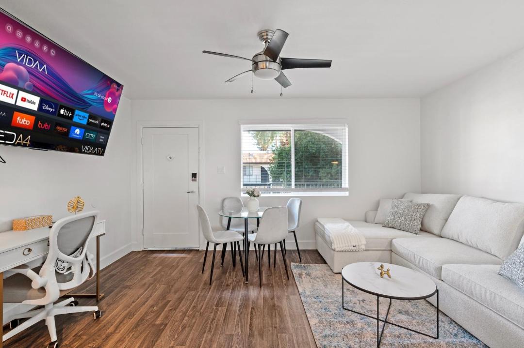 Photo of Livingroom in New Papago Parkway