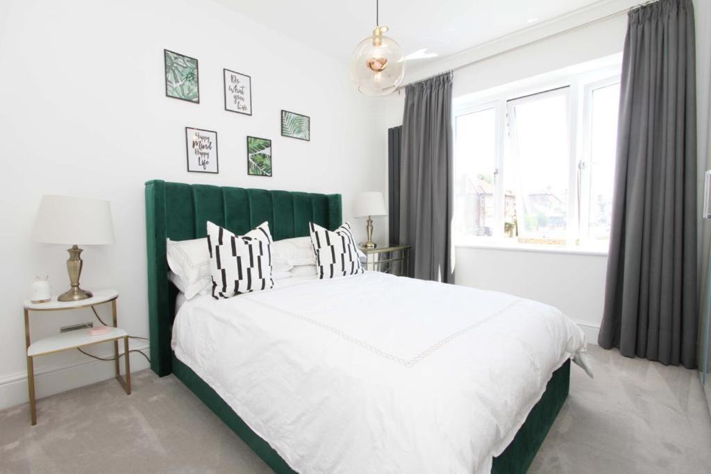 Photo of Bedroom in Uxbridge South