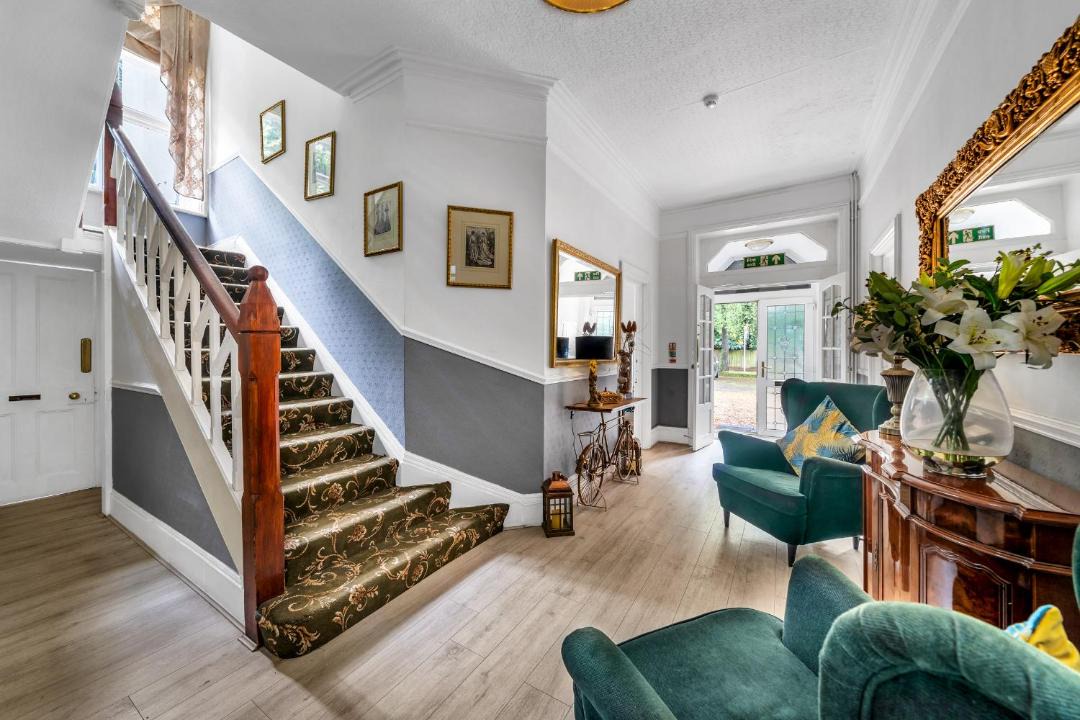 Photo of Others in Crowthorne