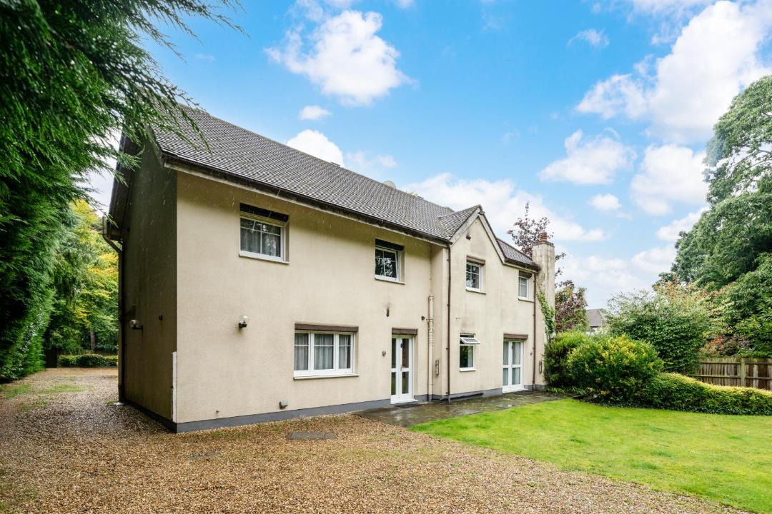 Photo of Others in Crowthorne