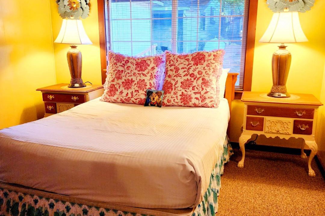 Photo of Bedroom in Myers Flat