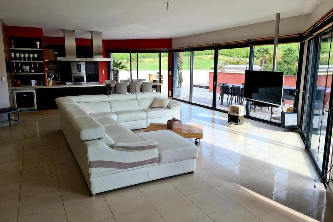 Photo of Livingroom in Chavot-Courcourt