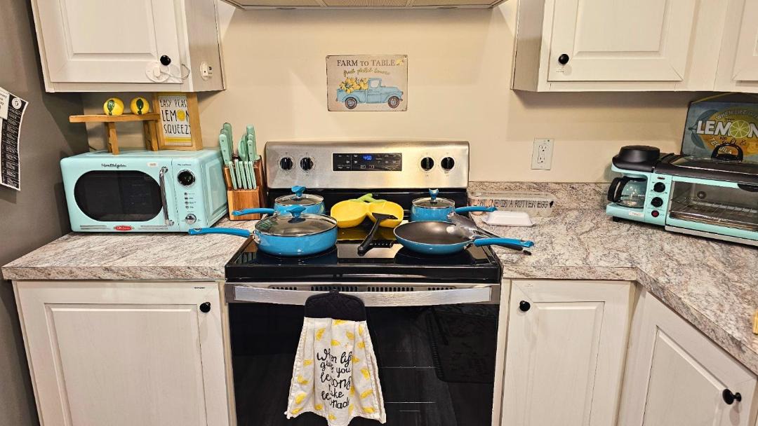 Photo of Kitchen in South Carolina Lakes & Blackwater Rivers