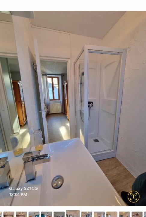 Photo of Others in Clarac