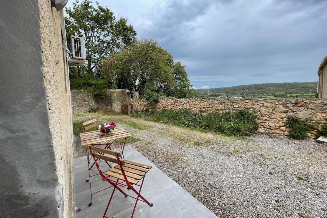 Photo of Others in Quarante