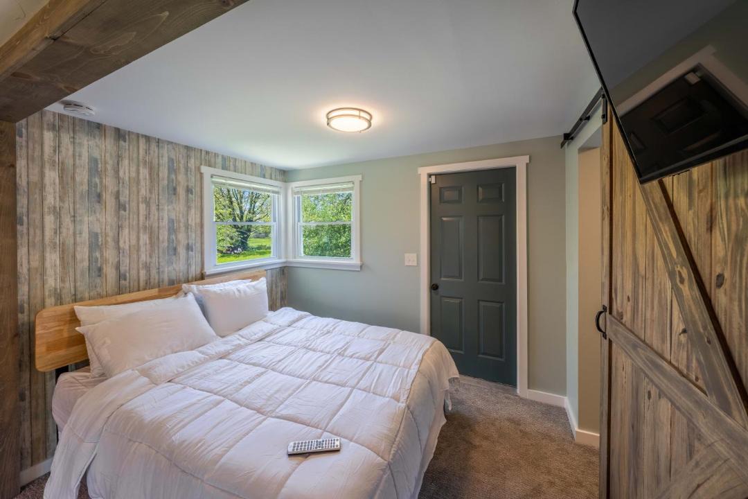 Photo of Bedroom in Oberlin