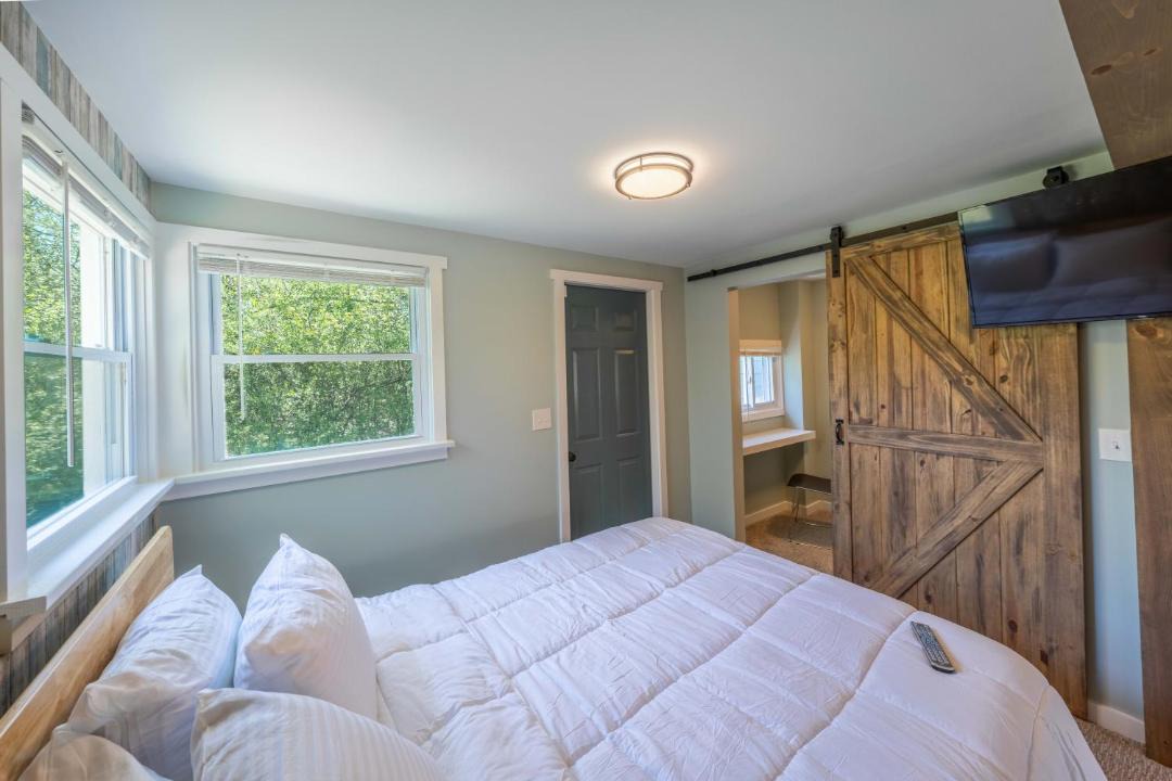 Photo of Bedroom in Oberlin