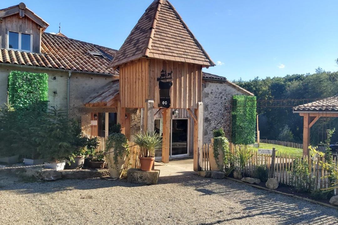 Photo of Others in Saint-Sulpice-de-Pommiers