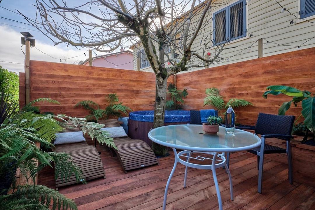 Photo of Patio Balcony in Le Puy-Saint-Bonnet