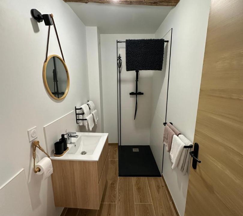 Photo of Bathroom in Roquebrun