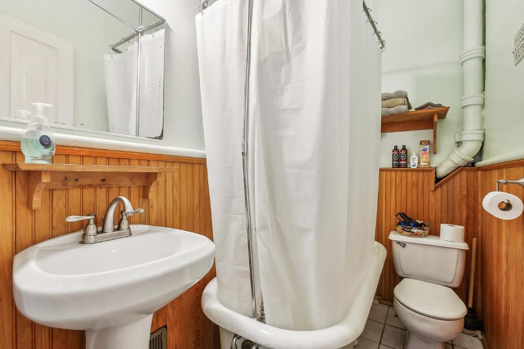Photo of Bathroom in Irish Channel