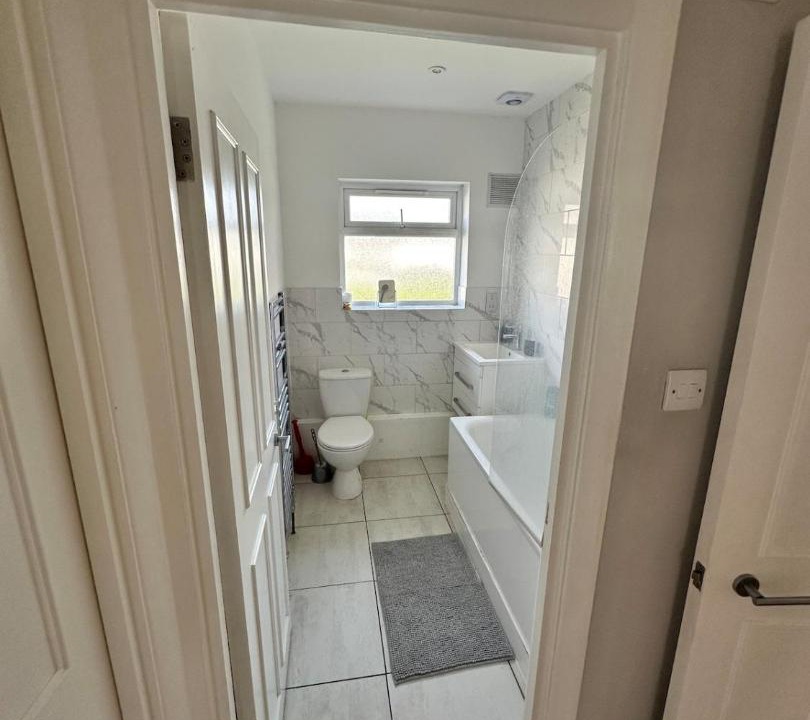 Photo of Others in Graveney