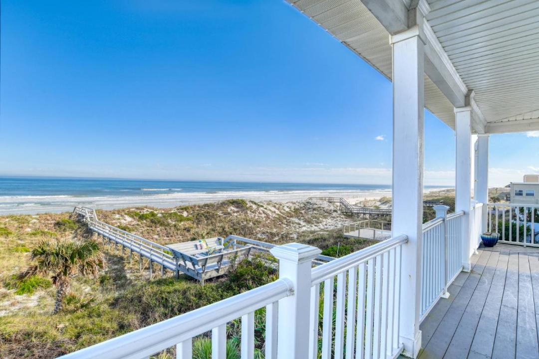 Photo of Patio Balcony in Crescent Beach