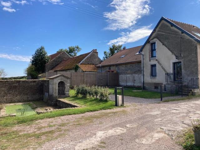 Photo of Buildings in Meilly-sur-Rouvres