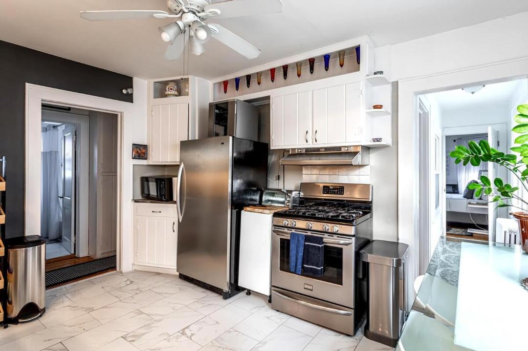 Photo of Kitchen in Cove - East Side - Shippan