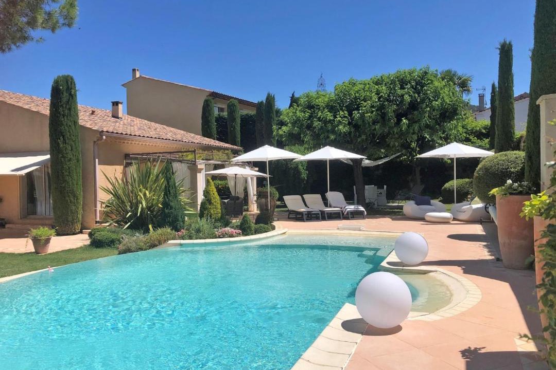 Photo of Others in Les Mees