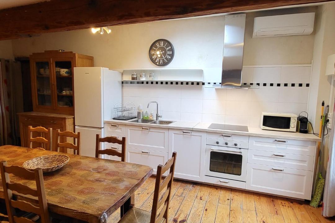 Photo of Kitchen in Albigny-sur-Saone