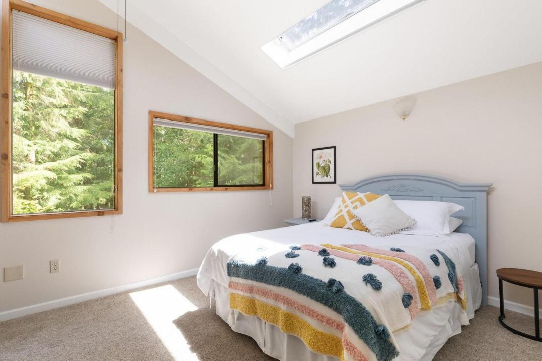 Photo of Bedroom in Coupeville