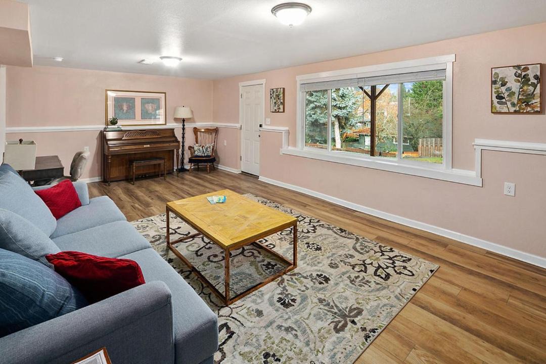 Photo of Others in Lake Forest Park