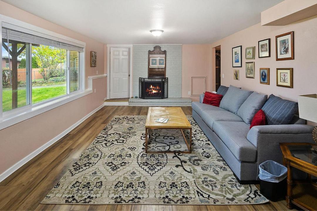 Photo of Others in Lake Forest Park