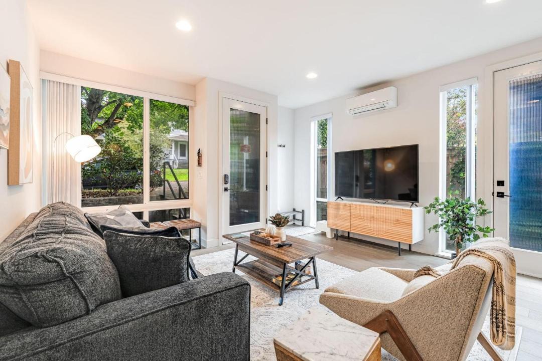 Photo of Others in Eastlake