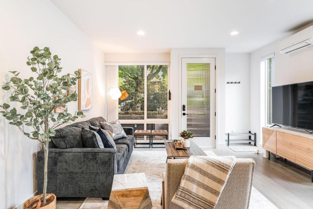 Photo of Others in Eastlake