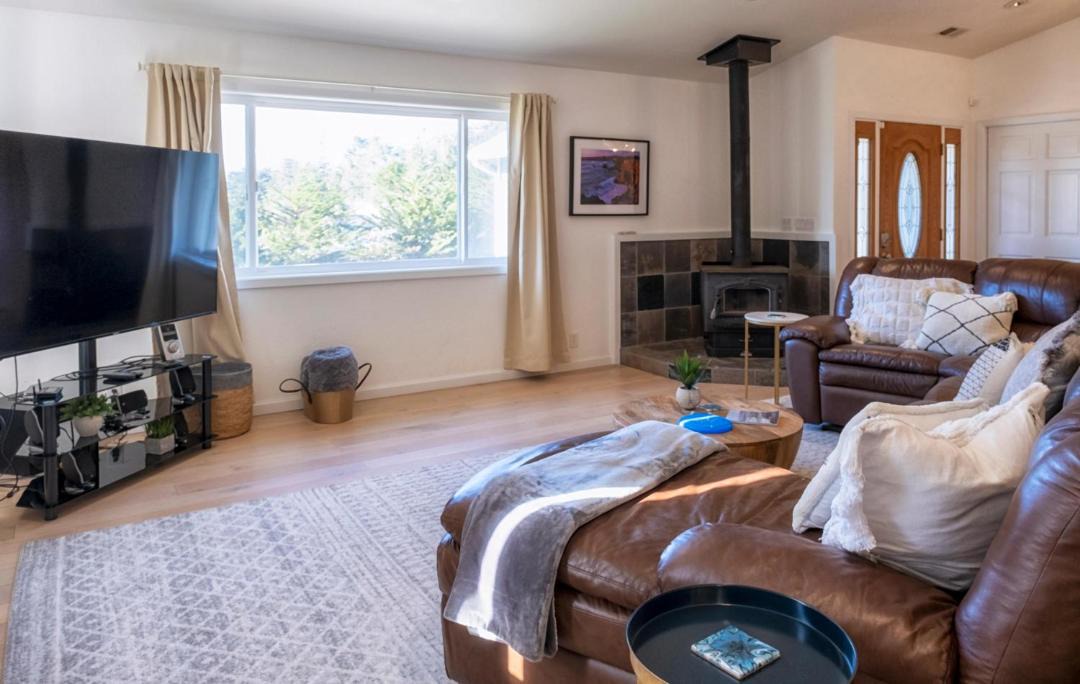 Photo of Livingroom in Little River