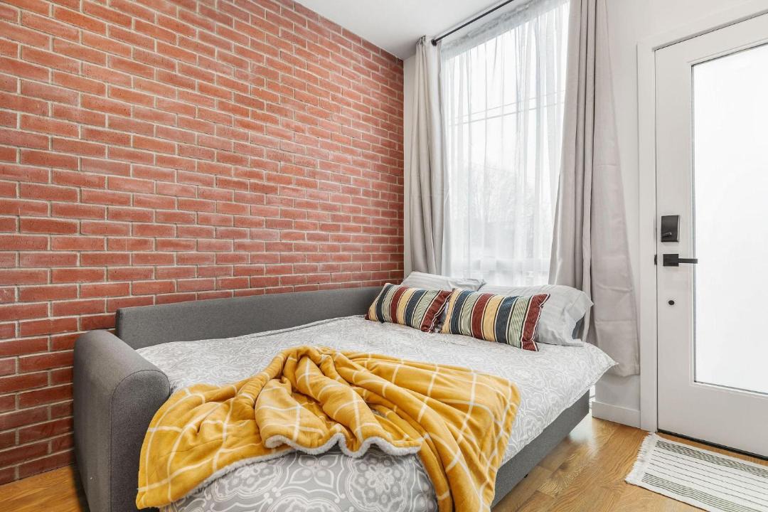 Photo of Bedroom in Minor