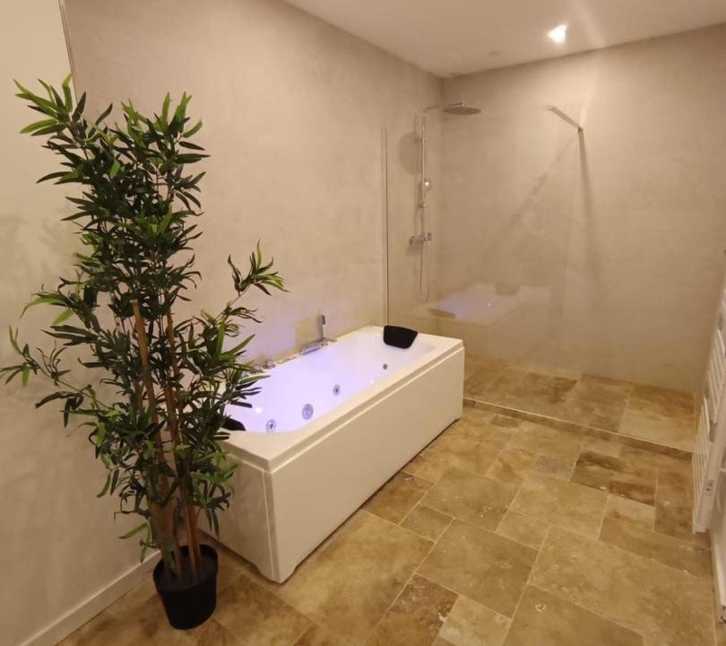 Photo of Bathroom in Sainte-Foy-la-Grande