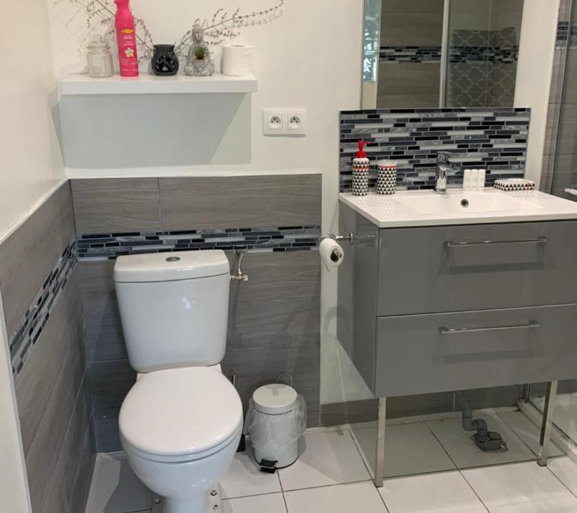 Photo of Bathroom in Calais Frethun