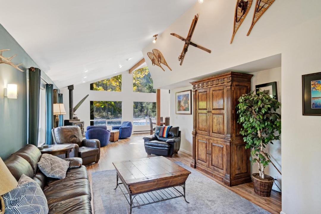 Photo of Others in Baring