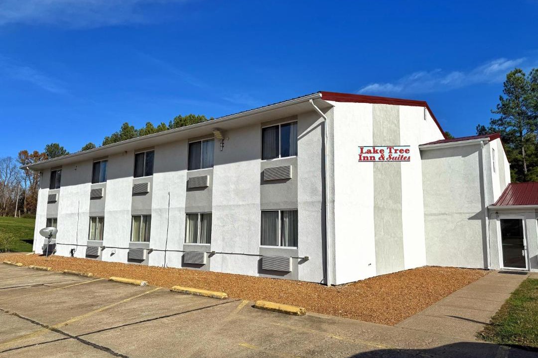 Photo of Buildings in Marion