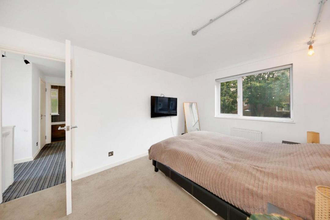 Photo of Bedroom in Tower Hill