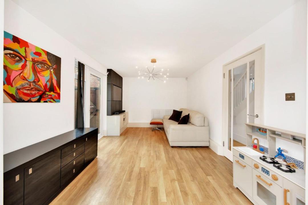 Photo of Others in Tower Hill