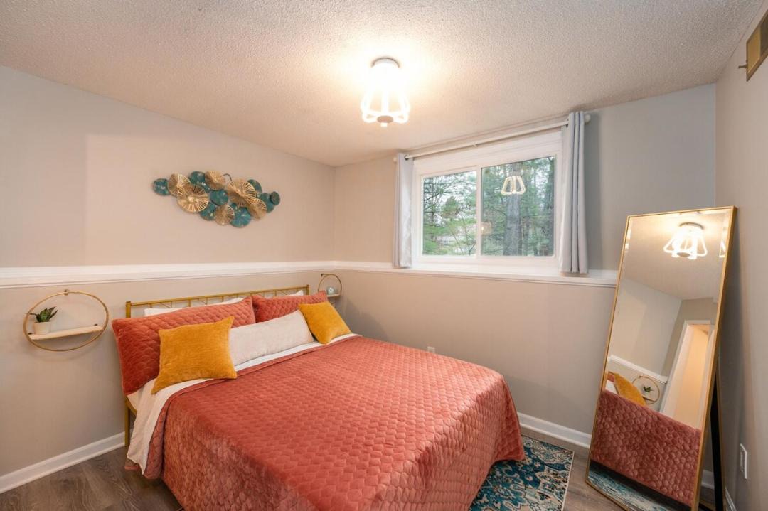 Photo of Bedroom in Acme