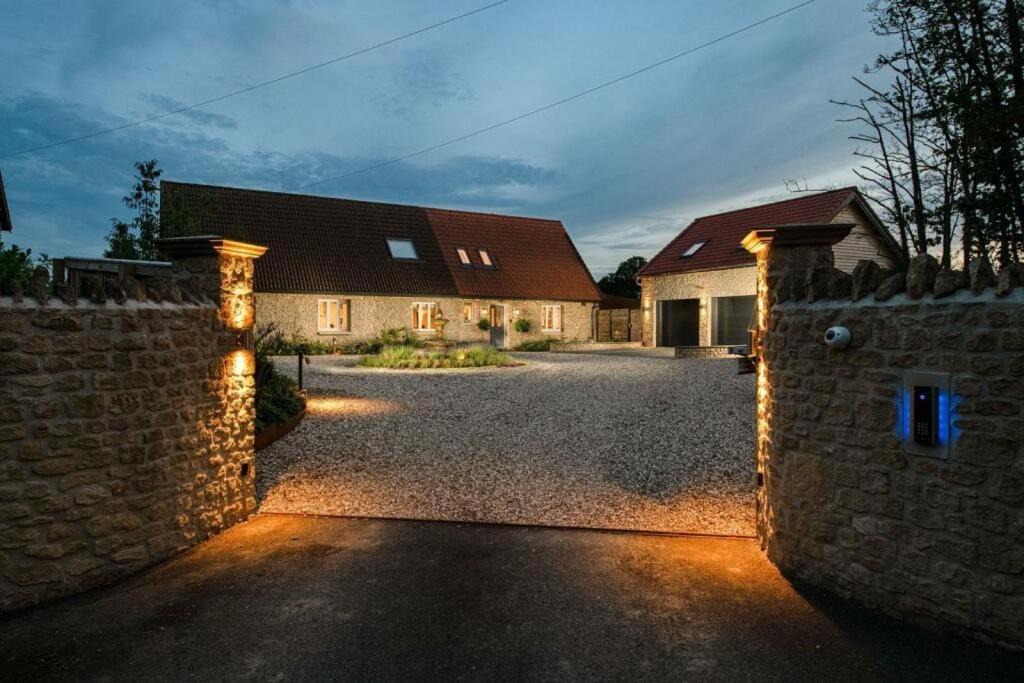 Photo of Others in Shoscombe