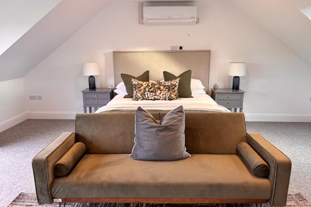 Photo of Bedroom in Shoscombe