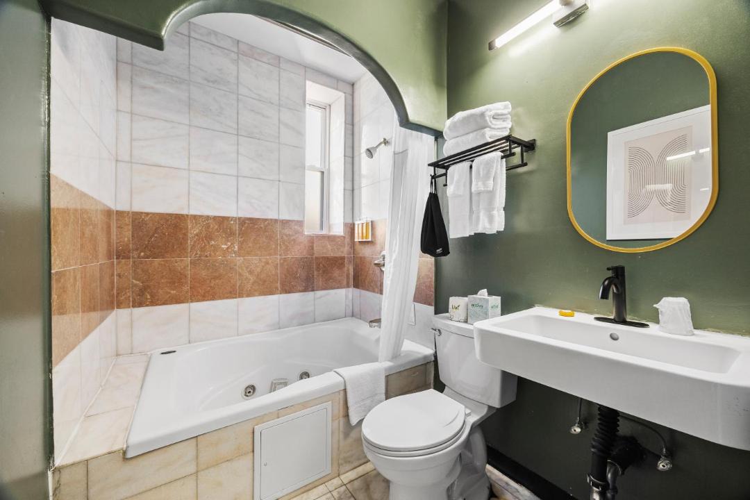 Photo of Bathroom in Theater District