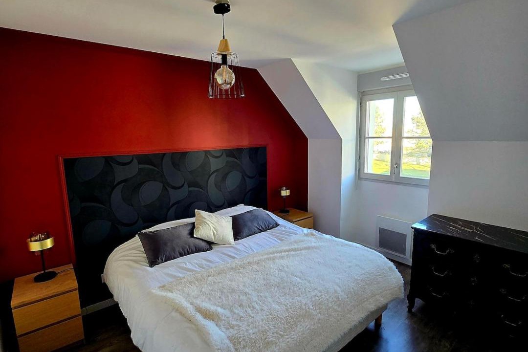 Photo of Bedroom in Reau